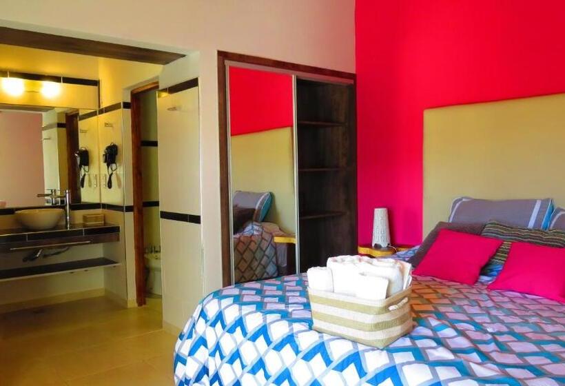 מיטת קינג בסוויטה, Los Ancares Resort
