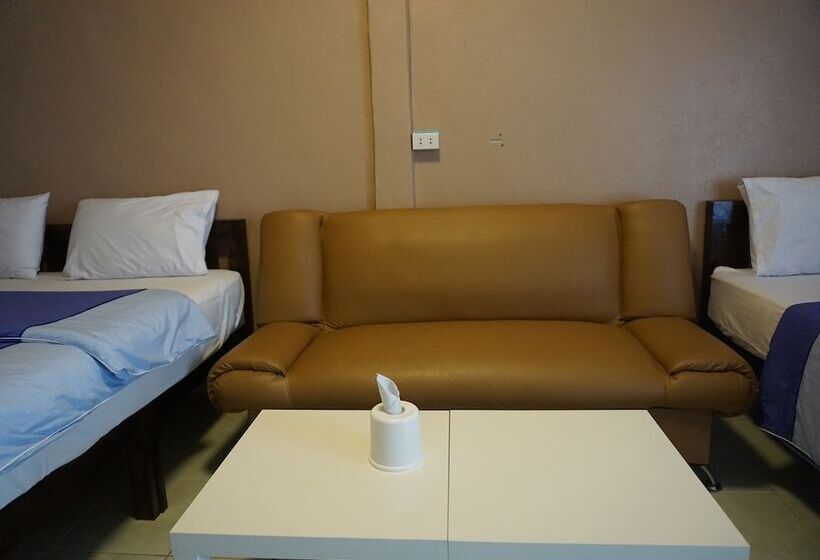 Номер Стандарт Трехместный, Ann Hostel