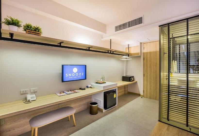 اتاق لوکس با بالکن, Snoozz Hotel Krabi