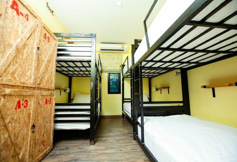 공동 객실, Doolay Beachfront Hostel