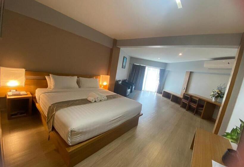 סוויטה עם ג'קוזי, Buritel