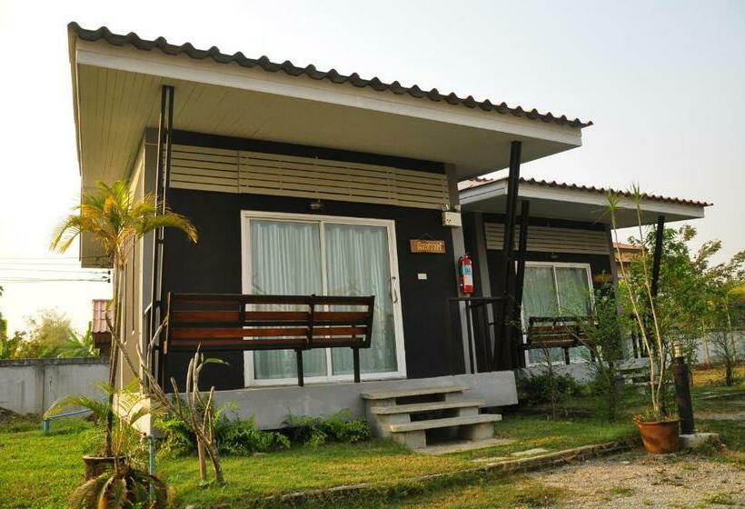 Трехместный Номер Стандарт с Балконом, Chiang Rai Khuakrae Resort