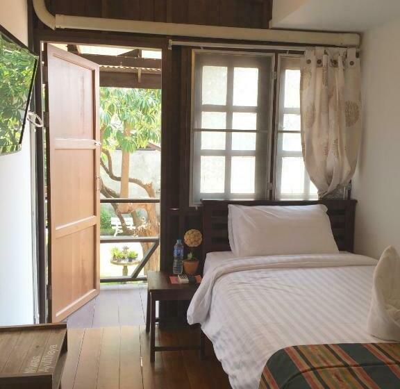 غرفة قياسية فردية مزودة بشُرفة, Niwas Ayutthaya