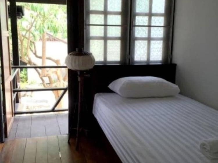 غرفة سوبيريور, Niwas Ayutthaya