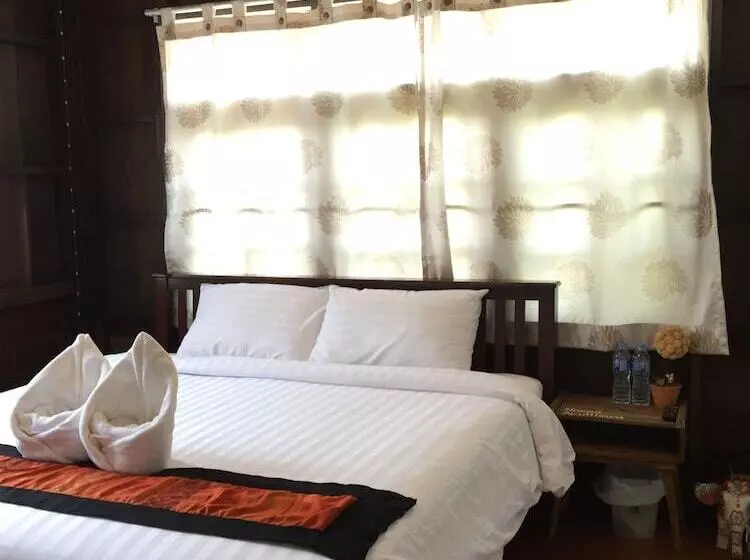 اتاق اکونومی, Niwas Ayutthaya