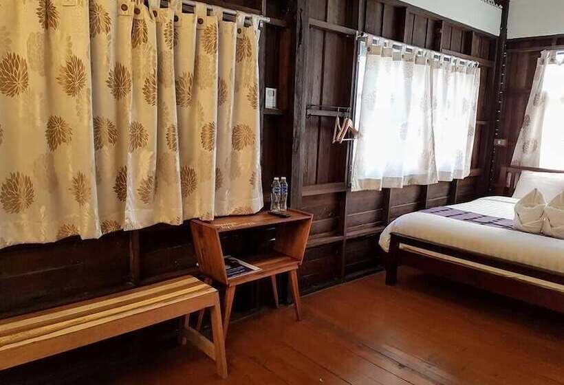 غرفة سوبيريور, Niwas Ayutthaya