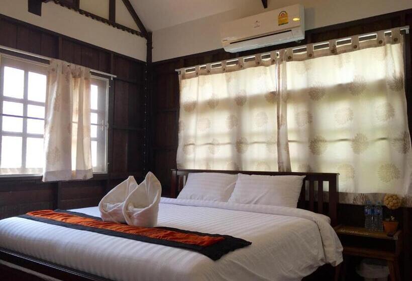 غرفة قياسية مع حمام خارجي, Niwas Ayutthaya