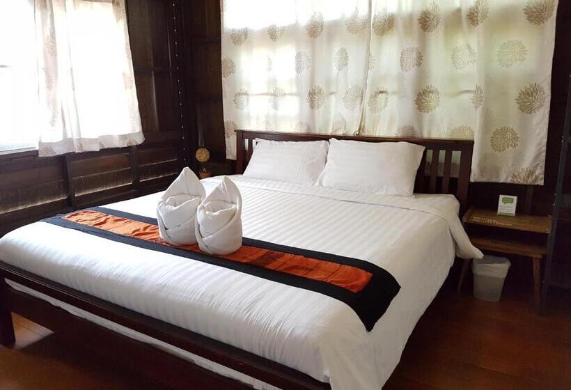 غرفة قياسية مع حمام خارجي, Niwas Ayutthaya