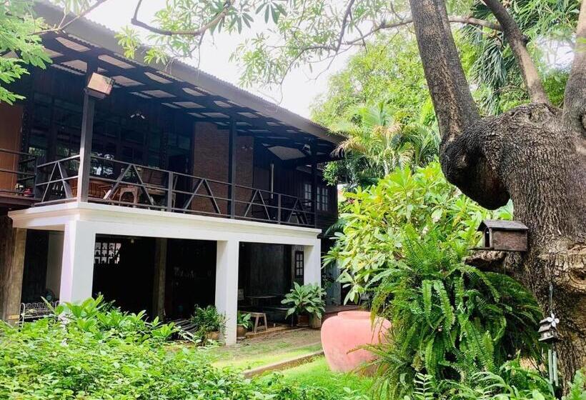 غرفة قياسية مع حمام خارجي, Niwas Ayutthaya