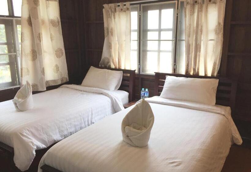 غرفة سوبيريور, Niwas Ayutthaya