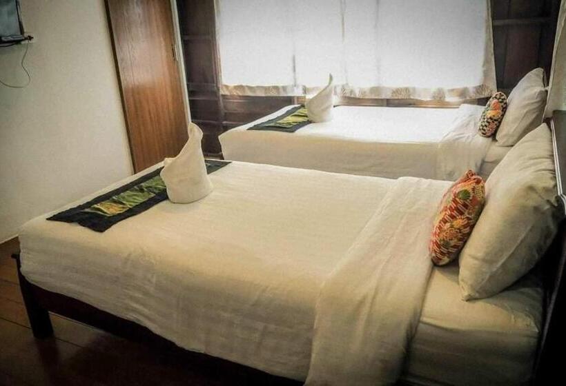 غرفة سوبيريور, Niwas Ayutthaya