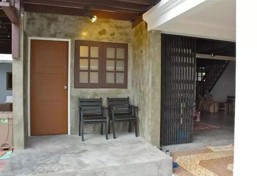 اتاق داخلی دلوکس, Niwas Ayutthaya