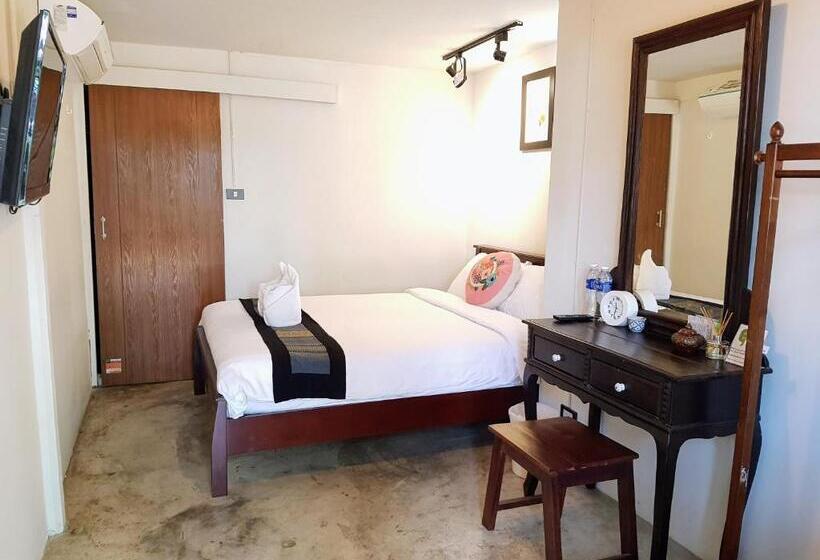 غرفة ديلوكس داخلية, Niwas Ayutthaya