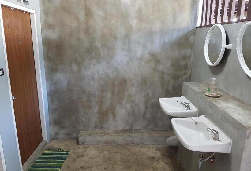 エコノミールーム, Niwas Ayutthaya