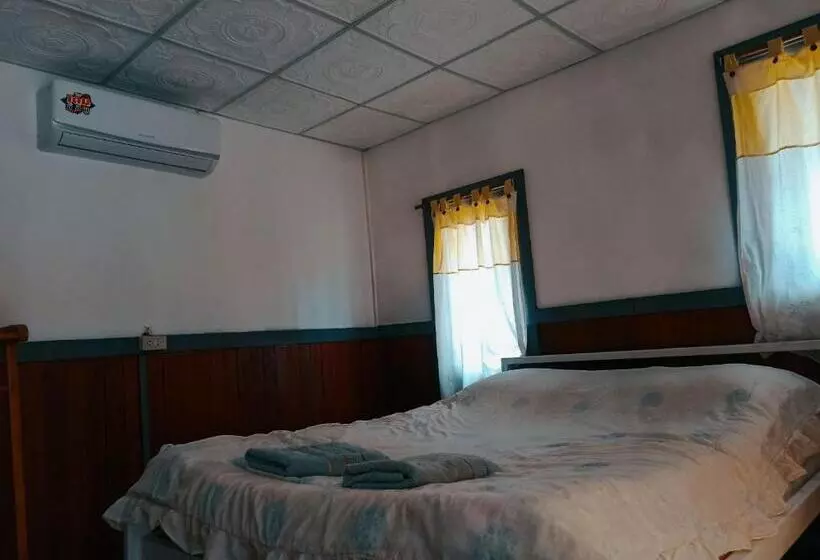 بانگلوی استاندارد, Pai Forest Resort