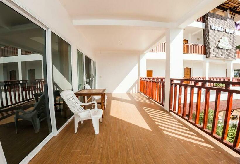 Habitació Quàdruple Estàndard Vista Jardí, Pranee Amata