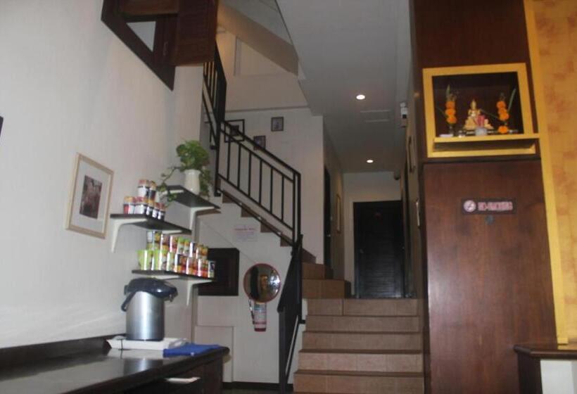 اتاق استاندارد سه نفره, Lub Sbuy Hostel