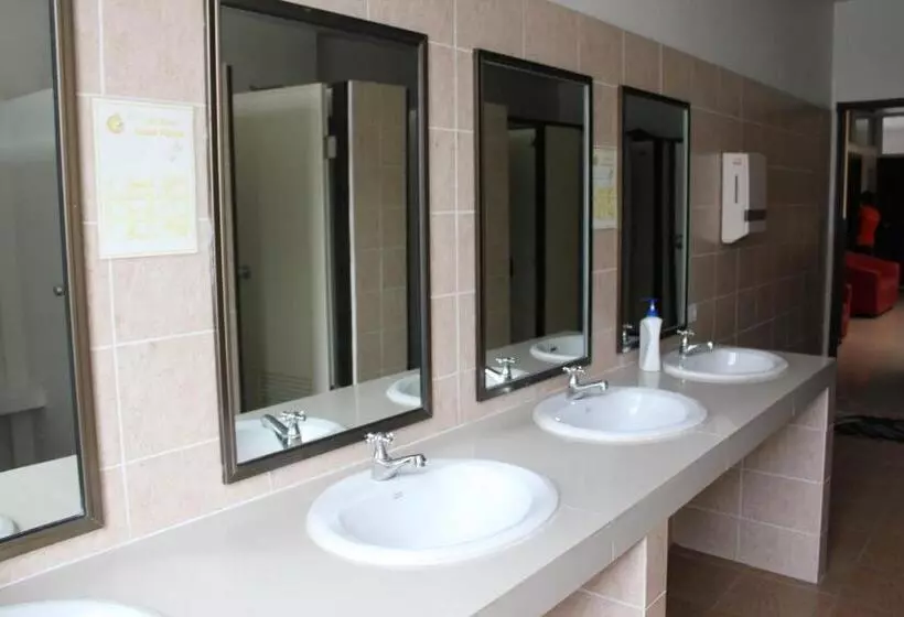Standard Kolmen Hengen Huone, Lub Sbuy Hostel