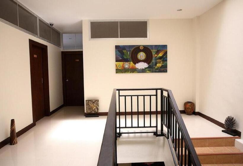اتاق استاندارد سه نفره, Lub Sbuy Hostel