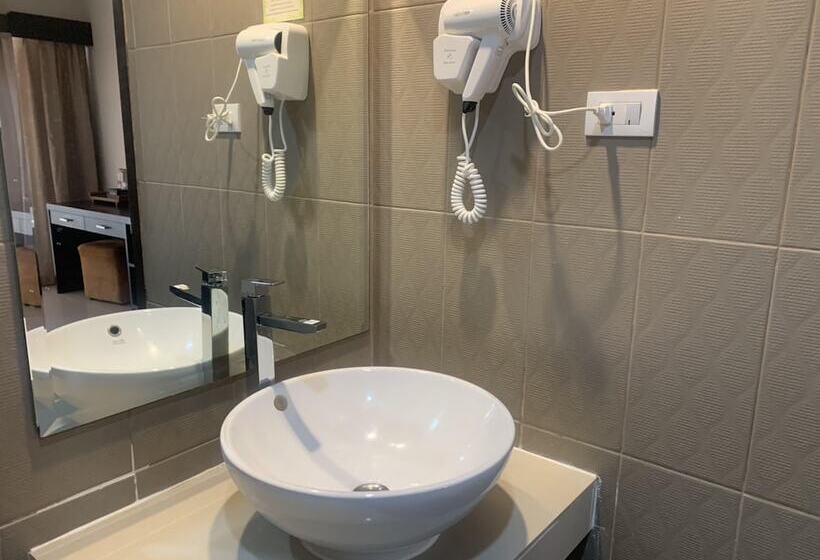 اتاق استاندارد, Lub Sbuy Hostel