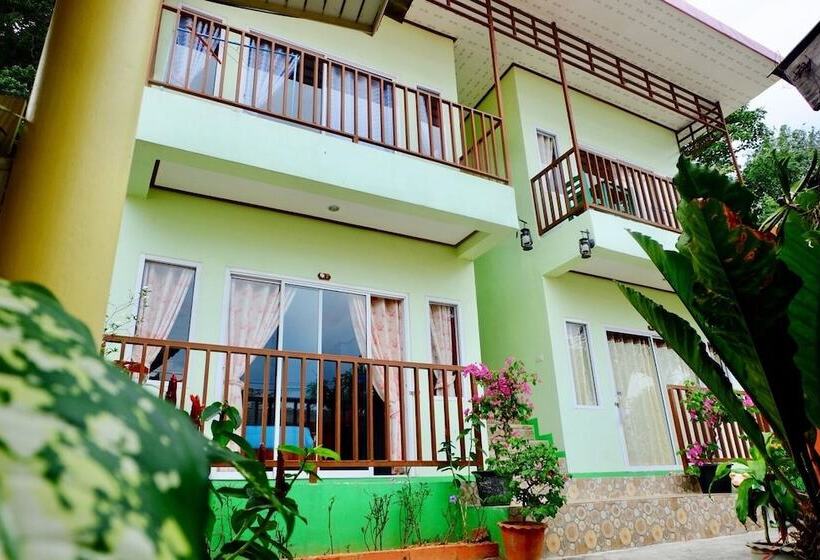 غرفة سوبيريور, Samed Thanee