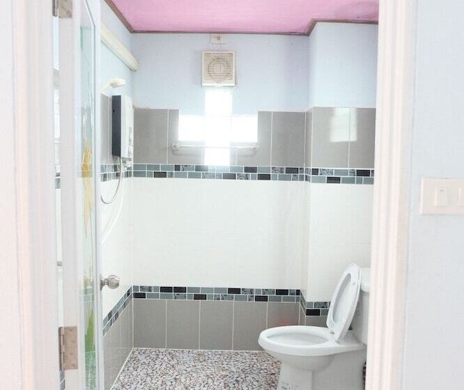 غرفة سوبيريور, Samed Thanee