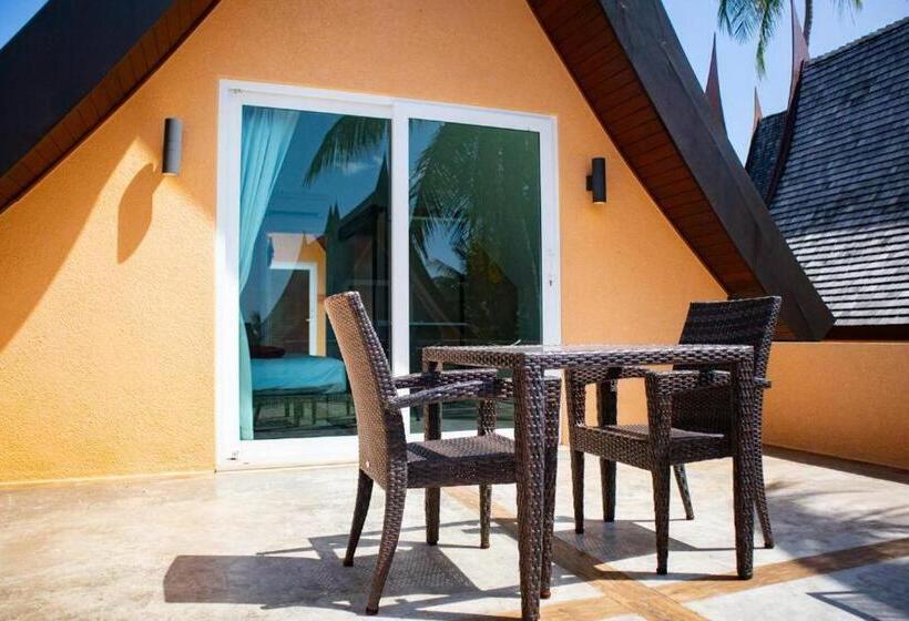 اتاق لوکس با بالکن و چشم‌انداز دریا, Siam Royal View Resort Apartments