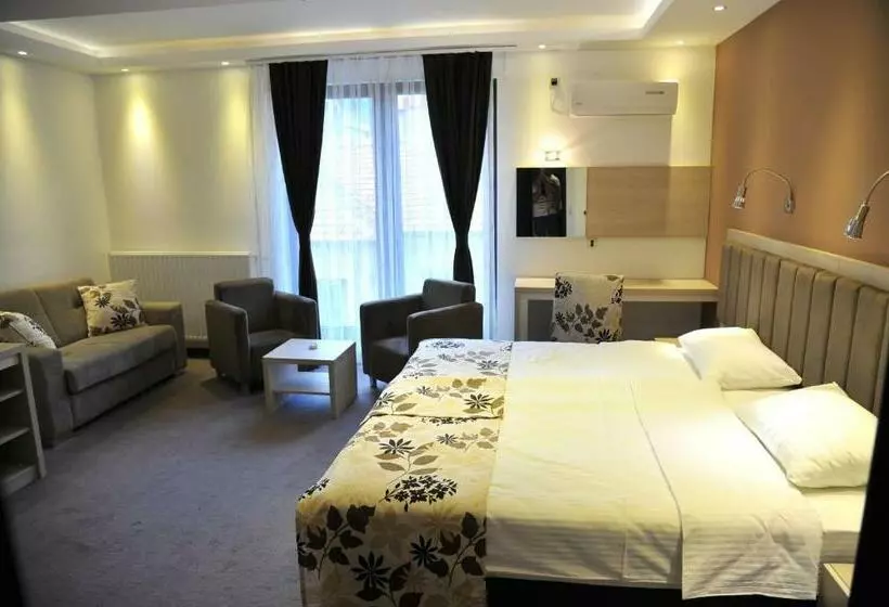 اتاق لوکس سه تخته, Bed And Breakfast Ponte Bianco