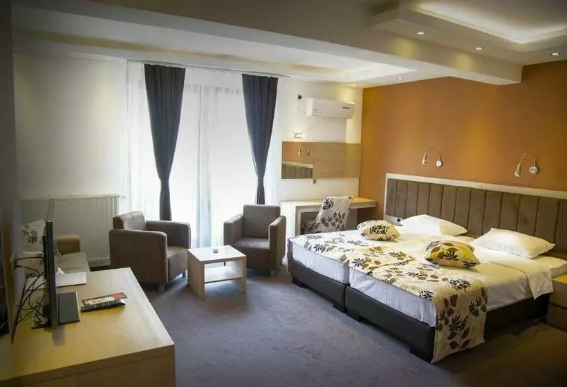 اتاق لوکس سه تخته, Bed And Breakfast Ponte Bianco