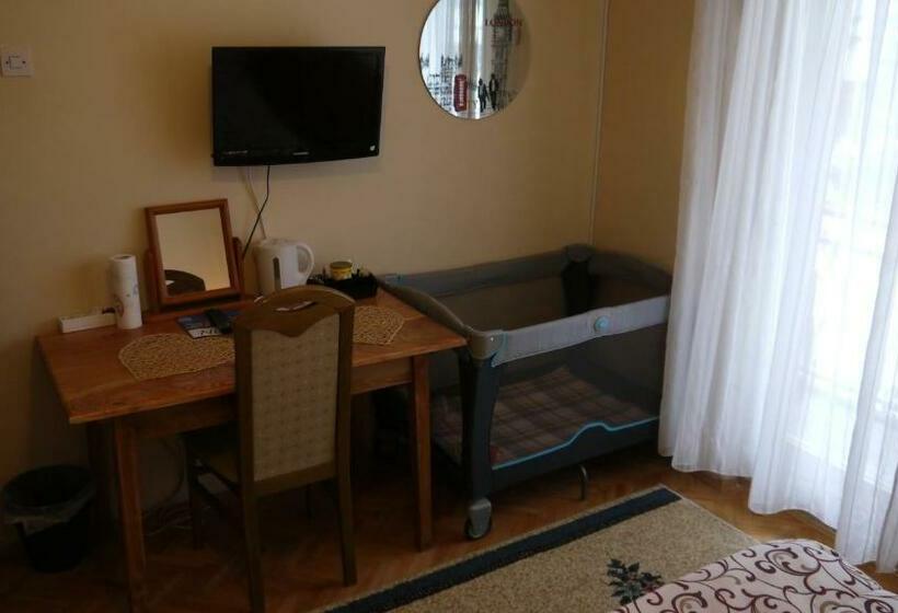 اتاق لوکس با بالکن, Villa Lola & Nikola