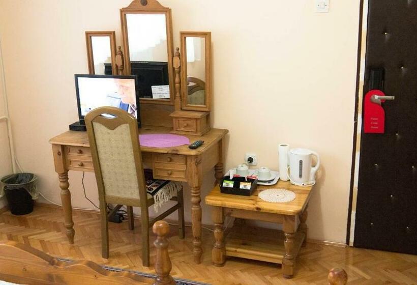 اتاق لوکس, Villa Lola & Nikola