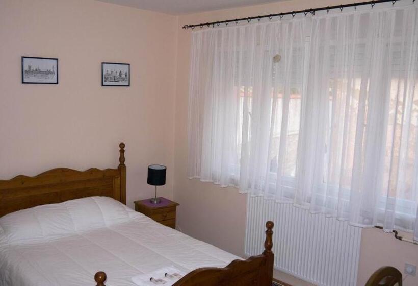 اتاق لوکس, Villa Lola & Nikola