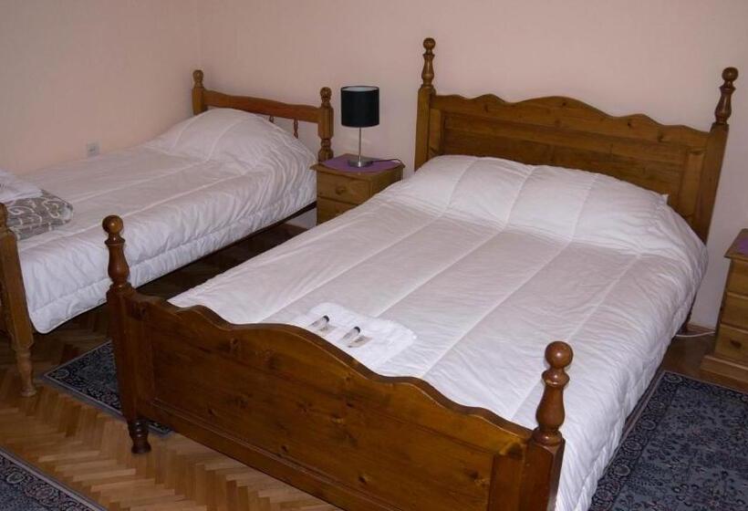 اتاق لوکس, Villa Lola & Nikola