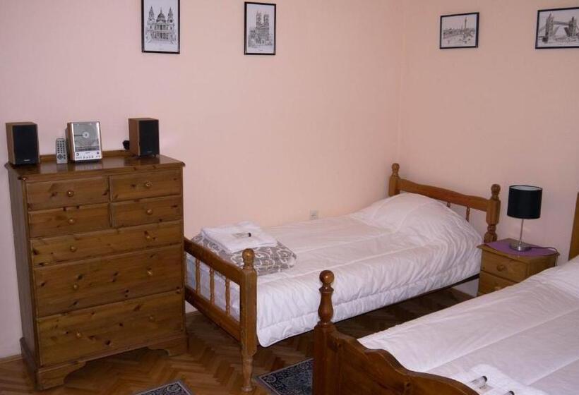 اتاق لوکس, Villa Lola & Nikola