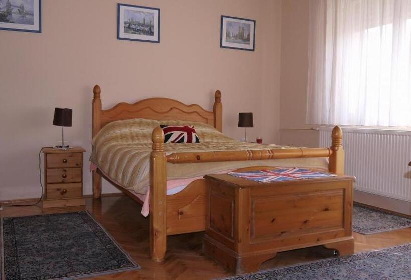 اتاق خانوادگی, Villa Lola & Nikola