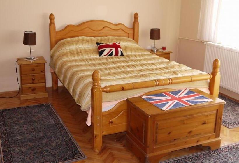 اتاق خانوادگی, Villa Lola & Nikola