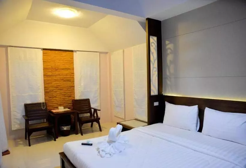 سوئیت با وان آب گرم, Chanpraya Resort