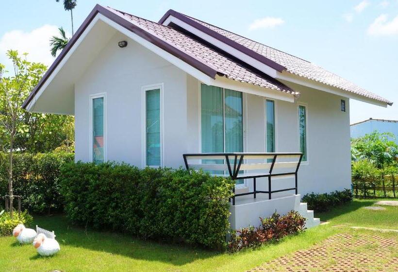 Люкс с гидромассажем, Chanpraya Resort