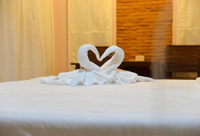 Люкс с гидромассажем, Chanpraya Resort