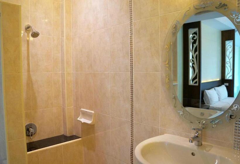 جناح مزود بجاكوزى, Chanpraya Resort