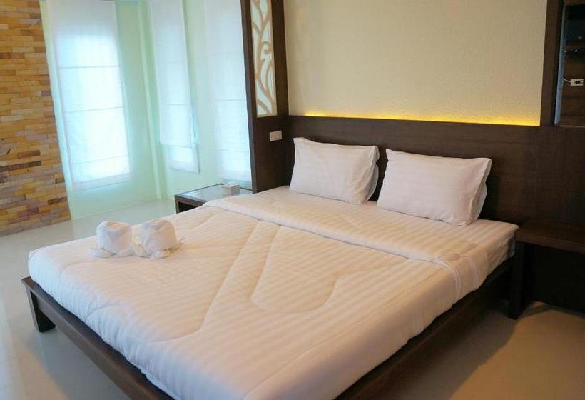 سوئیت با وان آب گرم, Chanpraya Resort