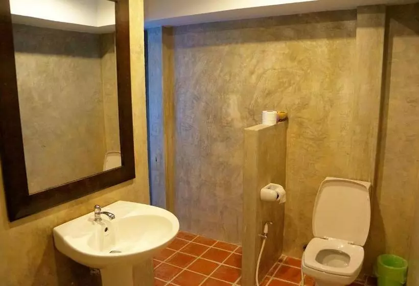 بانگلوی استاندارد, Chanpraya Resort