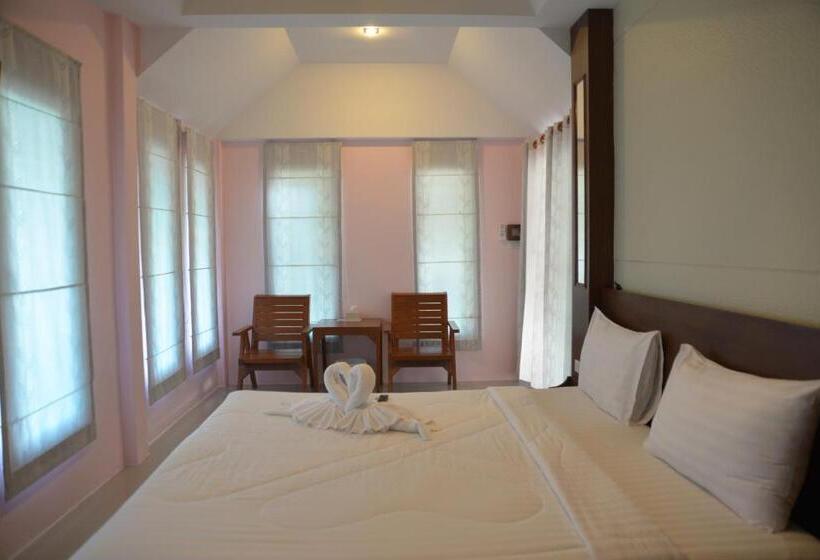 غرفة قياسية رباعية, Chanpraya Resort