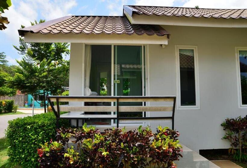 Люкс с гидромассажем, Chanpraya Resort