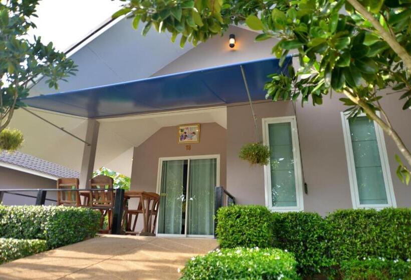 غرفة قياسية رباعية, Chanpraya Resort