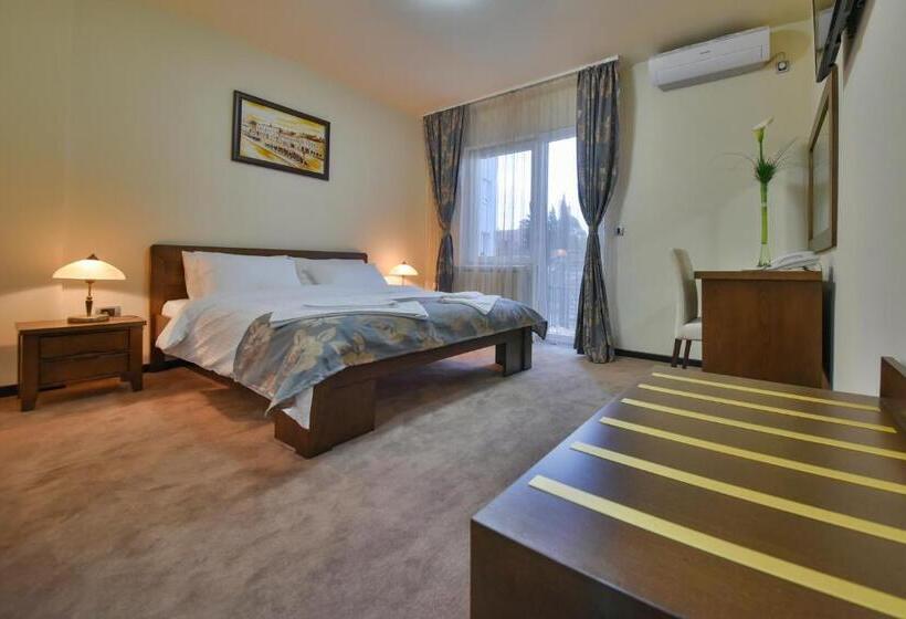 اتاق لوکس با بالکن, Garni Hotel Central Lux