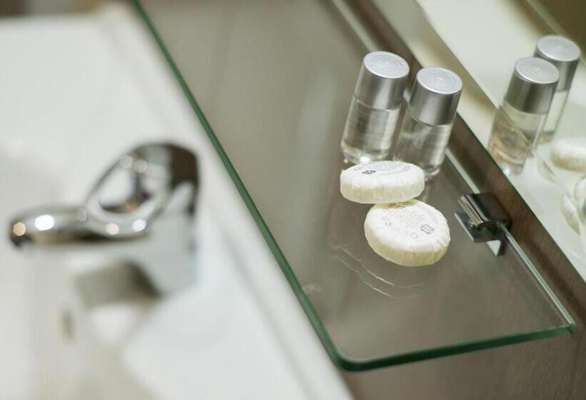 اتاق لوکس با بالکن, Garni Hotel Central Lux