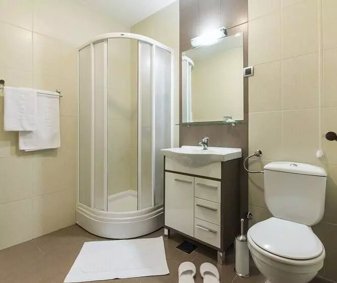 اتاق لوکس, Garni Hotel Central Lux