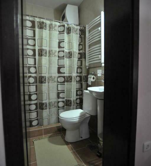 اتاق استاندارد سه نفره, Garni Hotel City