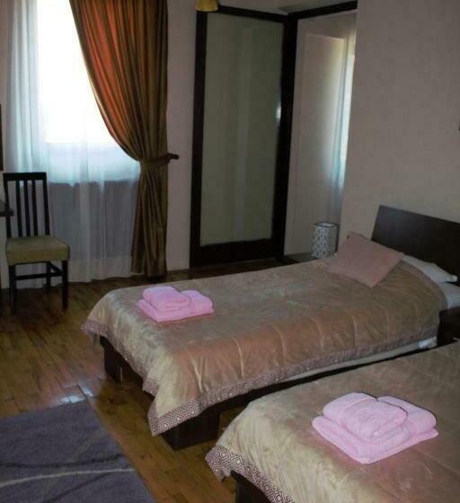 اتاق خانوادگی, Garni Hotel City